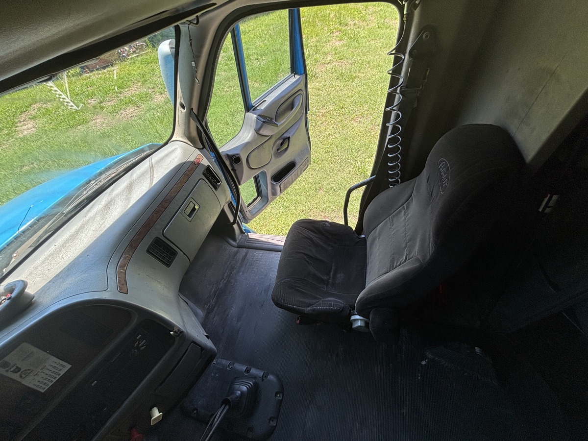 2010 Peterbilt 387 — view 5