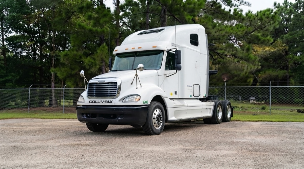 2006 Freightliner Columbia 120 — view 1